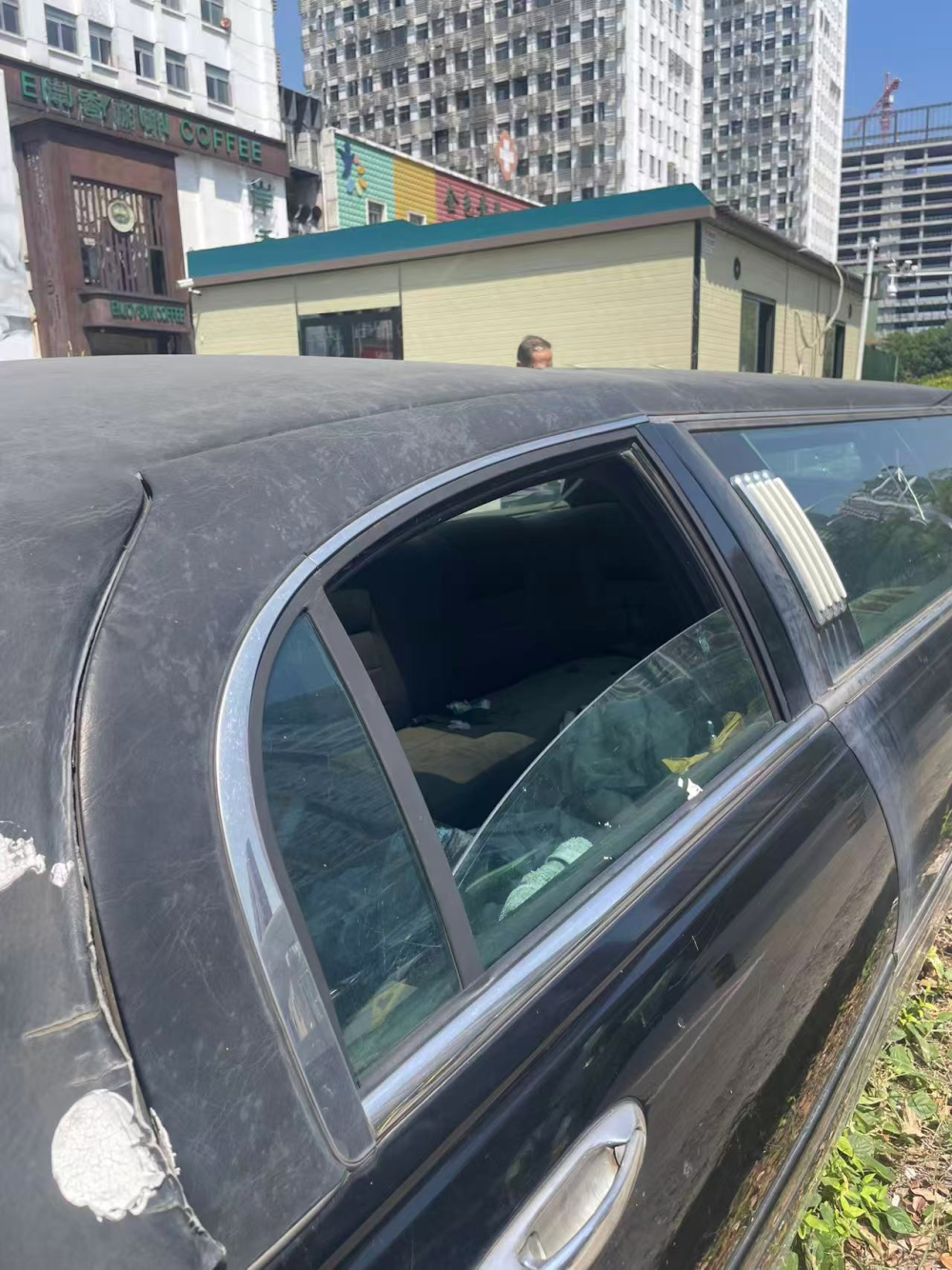 合肥“最贵僵尸车”挪窝了合肥最贵僵尸车挪窝了——城市新篇章的开启