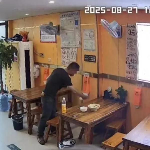 食客5分钟抽40张食客大挑战，如何在五分钟内抽取四十张美食卡片？